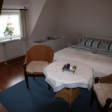 Ferienwohnungen Im Hotel Garni Zur Post Utersum Phòng bức ảnh