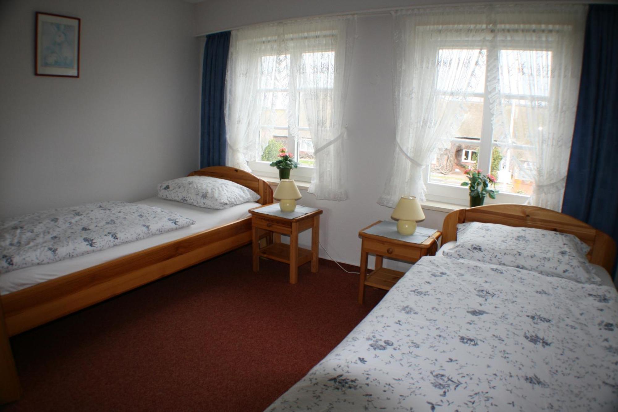 Ferienwohnungen Im Hotel Garni Zur Post Utersum Phòng bức ảnh
