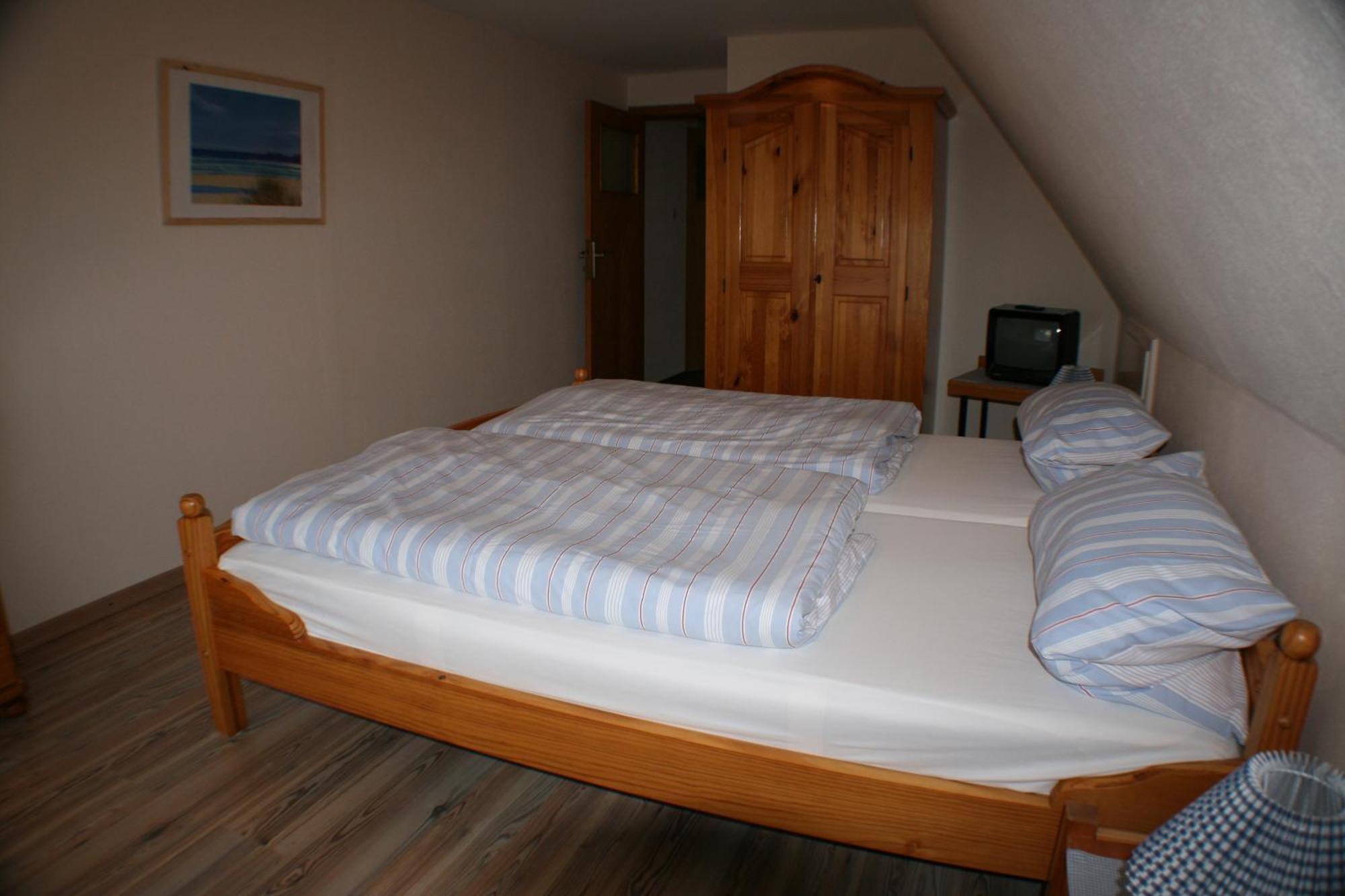 Ferienwohnungen Im Hotel Garni Zur Post Utersum Phòng bức ảnh