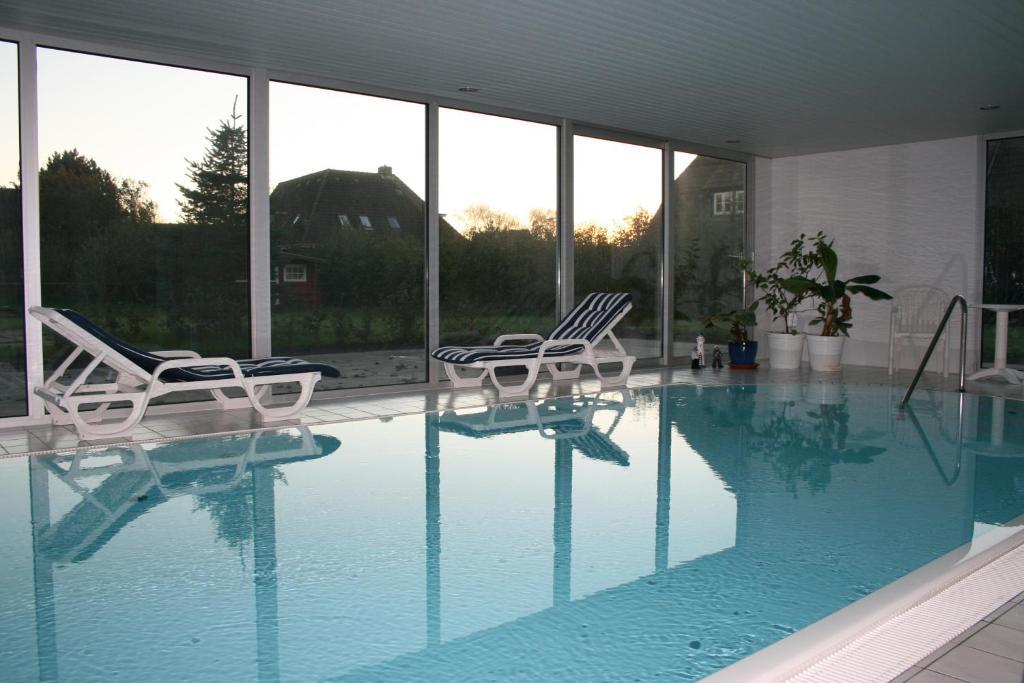 Ferienwohnungen Im Hotel Garni Zur Post Utersum Phòng bức ảnh